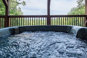 Tina de hidromasaje al aire libre