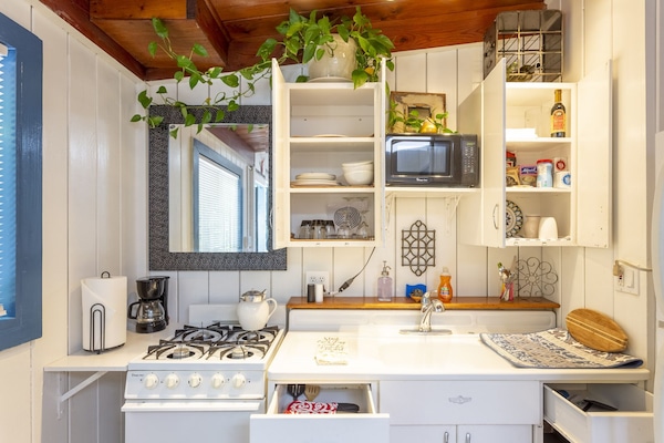 Adorable and bright kitchen