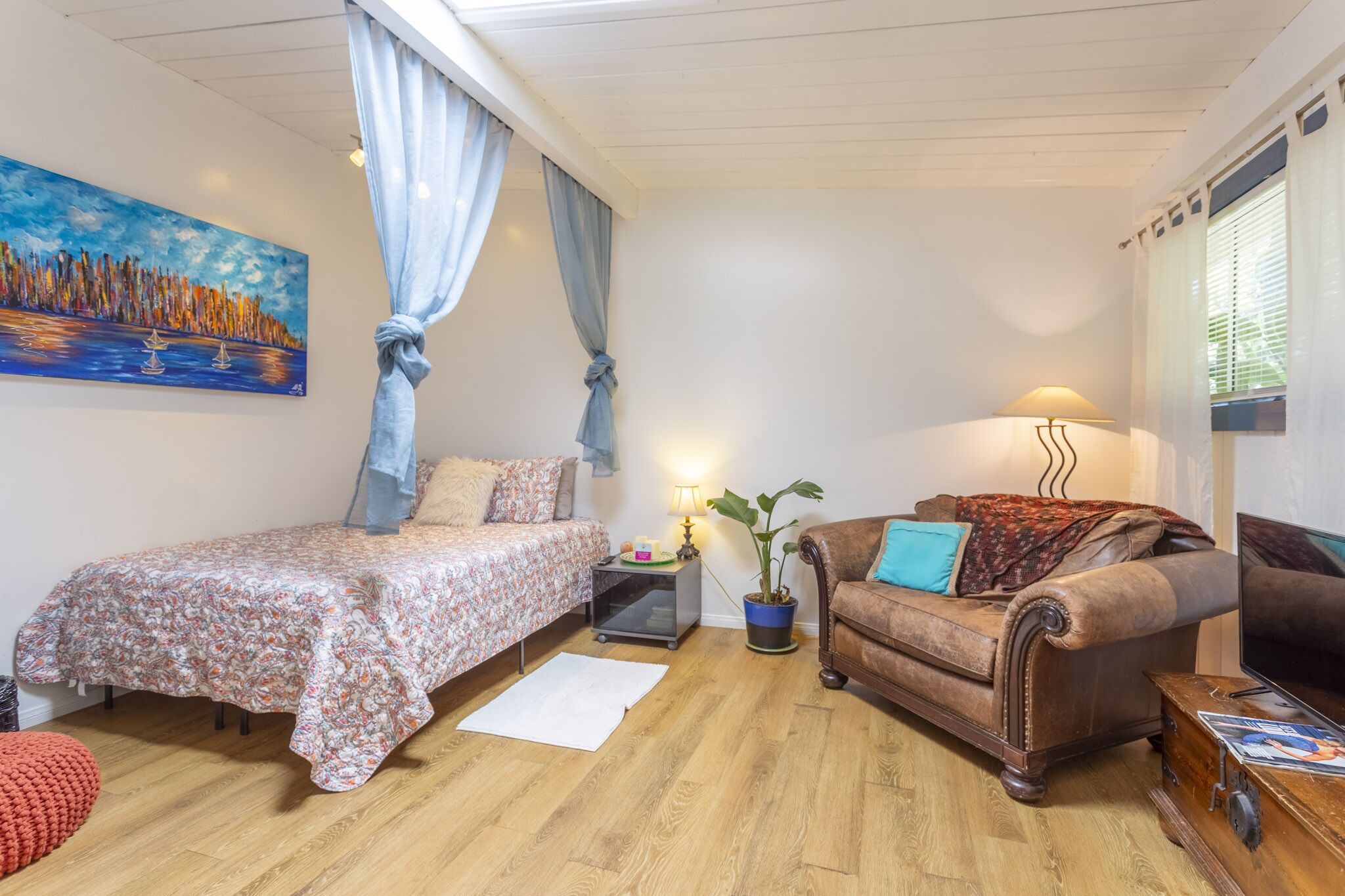 Ocean Beach #2 ‘Garden’ Cozy Cottage - Walk to the beach!