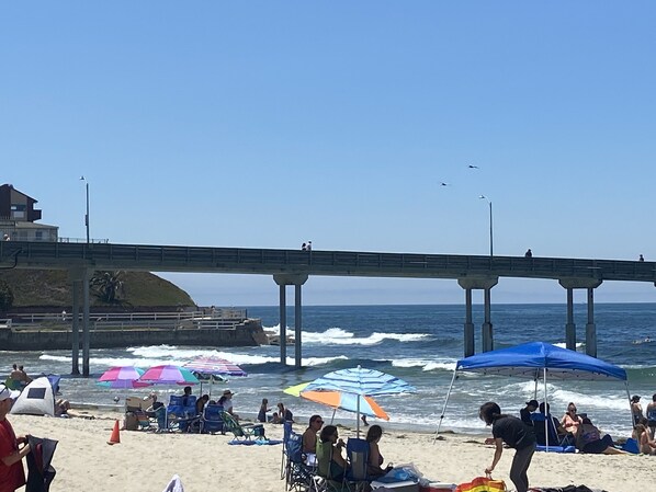 Beach towels - Ocean Beach #2 ‘Garden’ Cozy Cottage - Walk to the beach! (San Diego)