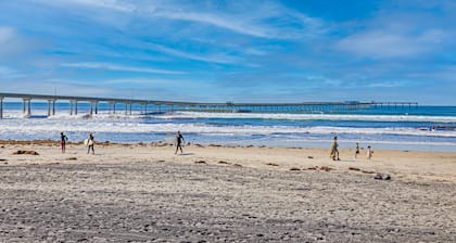 3 korttelin päässä Ocean Beach, "vapaa pilvi, sininen ovi kodikas mökki meren rannalla" # 2