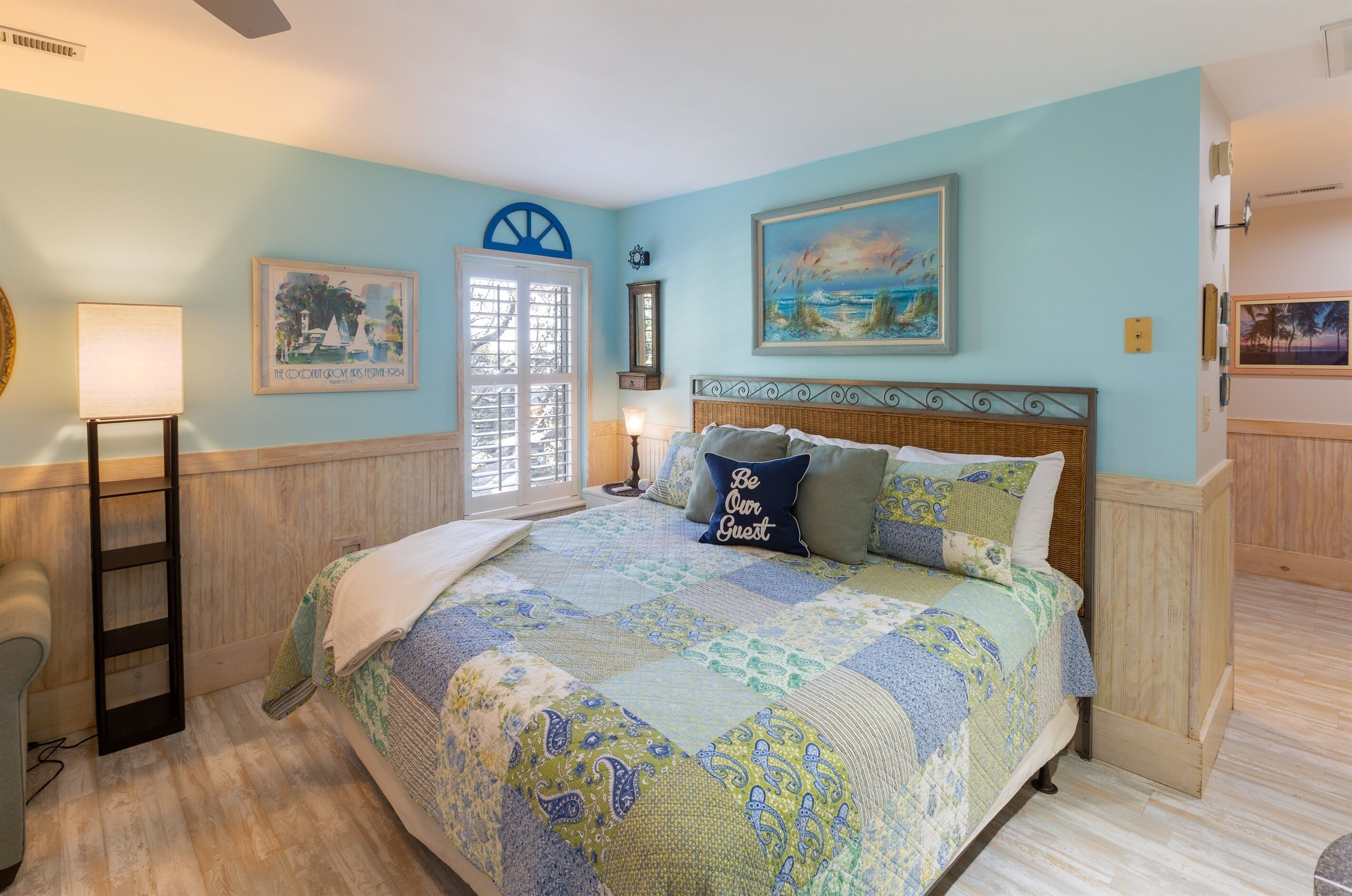 High Life on IOP, 1 blk to beach, Onsite Pool