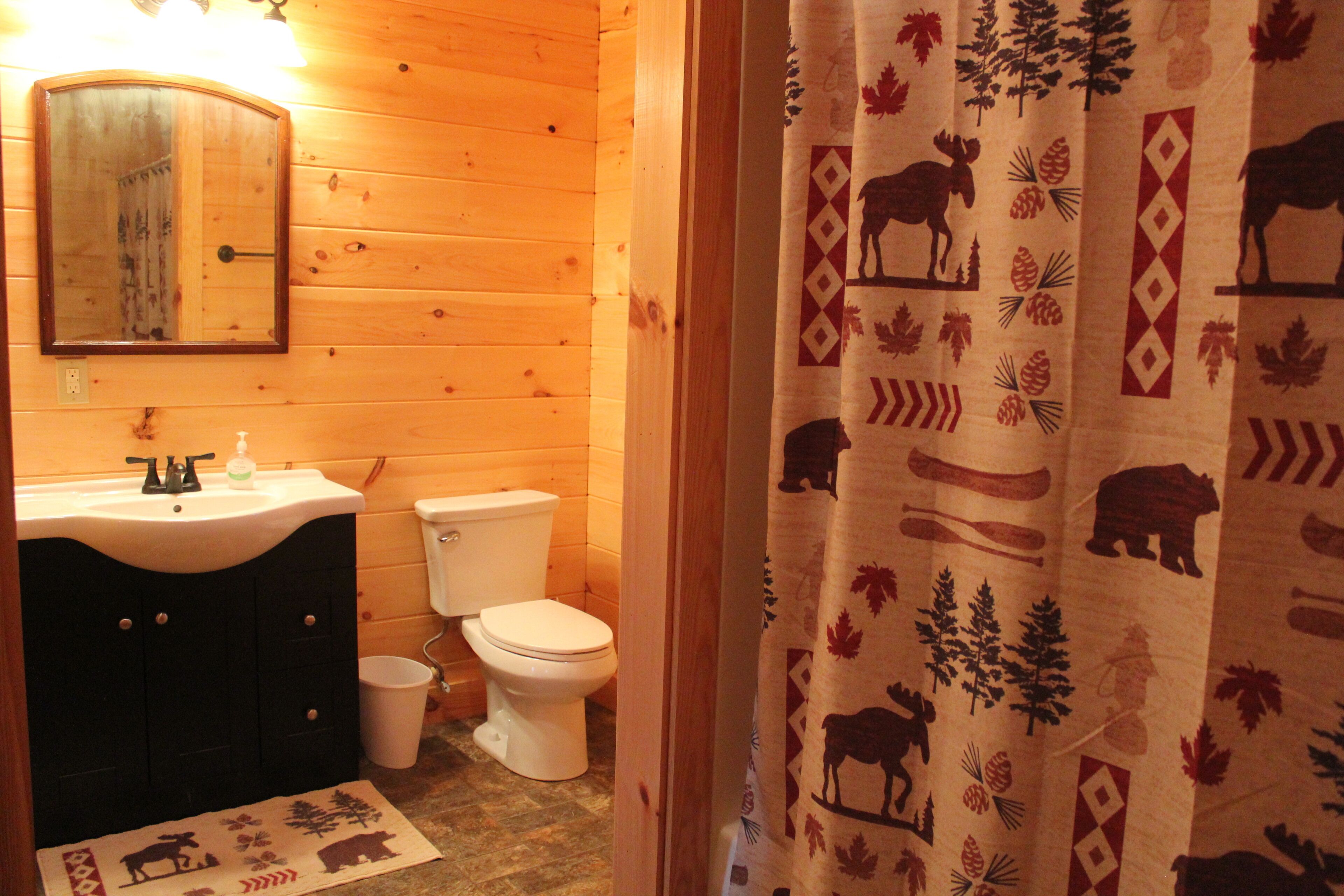 A log siding cabin sleeps 6 comfy.<br>