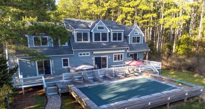 Fishing Cove Yksityinen rantapaikka uima-altaalla ja laiturilla - vuodepaikkoja 22