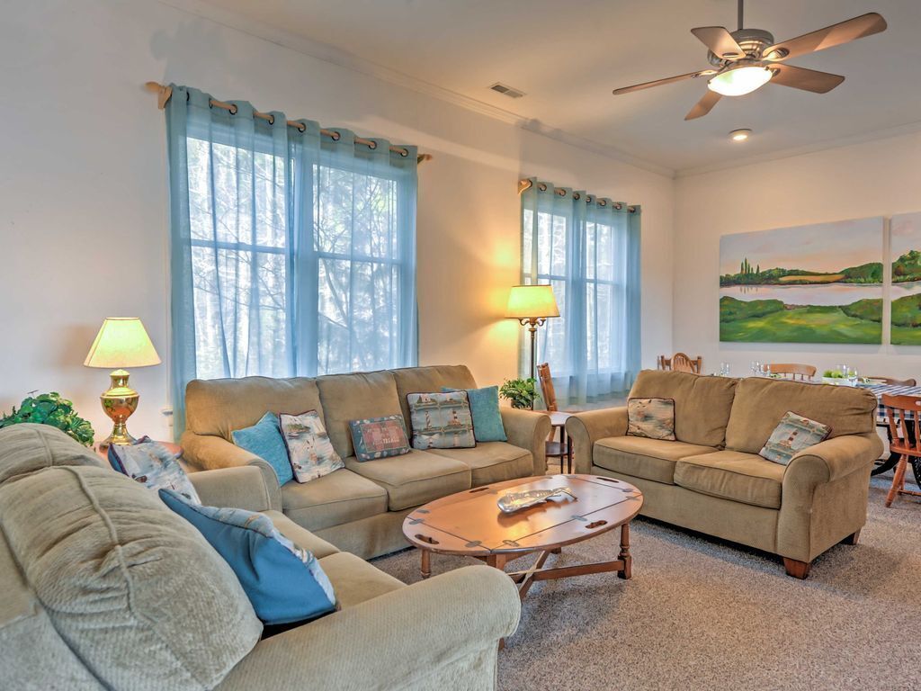 Private 2 Acre Waterfront Family Retreat with Pool & Pier