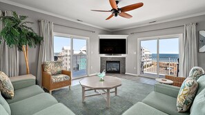 Smart TV, fireplace, DVD player - 🏖️ 5 Bedroom Penthouse Ocean Views, Renovated, Pool, Stunning Ocean Views🏖️ (Ocean City)