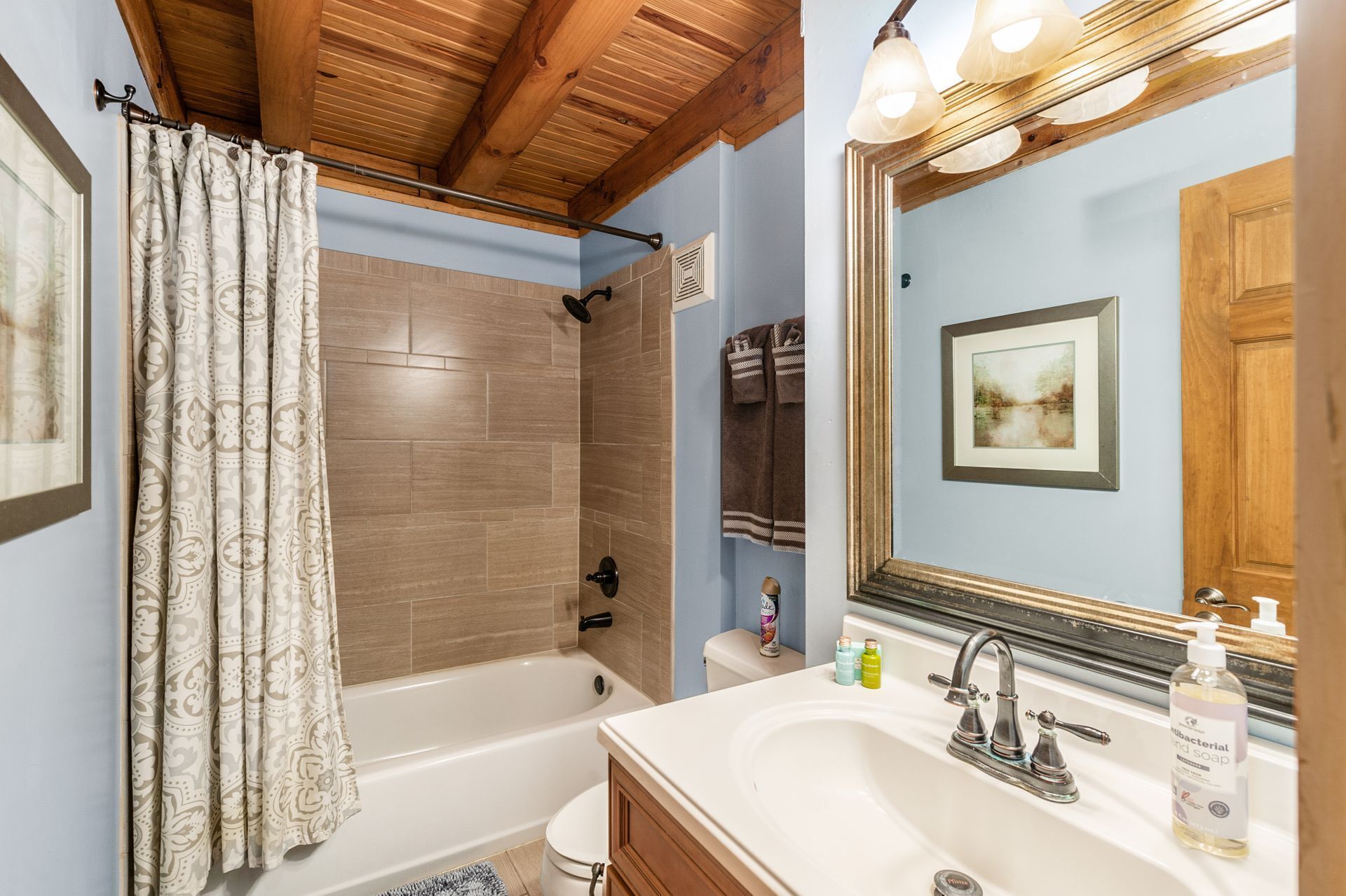 Gorgeous Hocking Hills Lake Front Cabin Right On Lake Logan - Near All The Sites