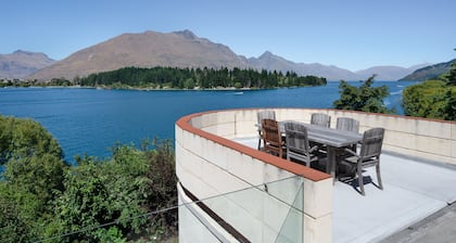 Lakefront Ferienhaus