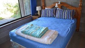 2 bedrooms - Sound Of The Surf - pet friendly (Venus Bay)
