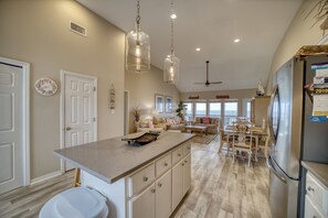 Interior - Rainbow's End - 4 bedroom, 2 bath, gulf front home on Dauphin Island (Dauphin Island)