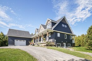 Exterior - Chateau Jan - Walkout Apartment on 2.65 Acres (Child Friendly) (Carleton Place)