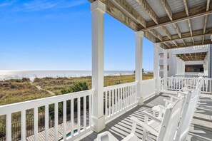 Property grounds - One Happy Place, Luxury Oceanfront House in Cherry Grove, Pool and Spa (North Myrtle Beach)