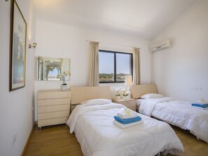 6 habitaciones, escritorio, tabla de planchar con plancha y wifi gratis 
