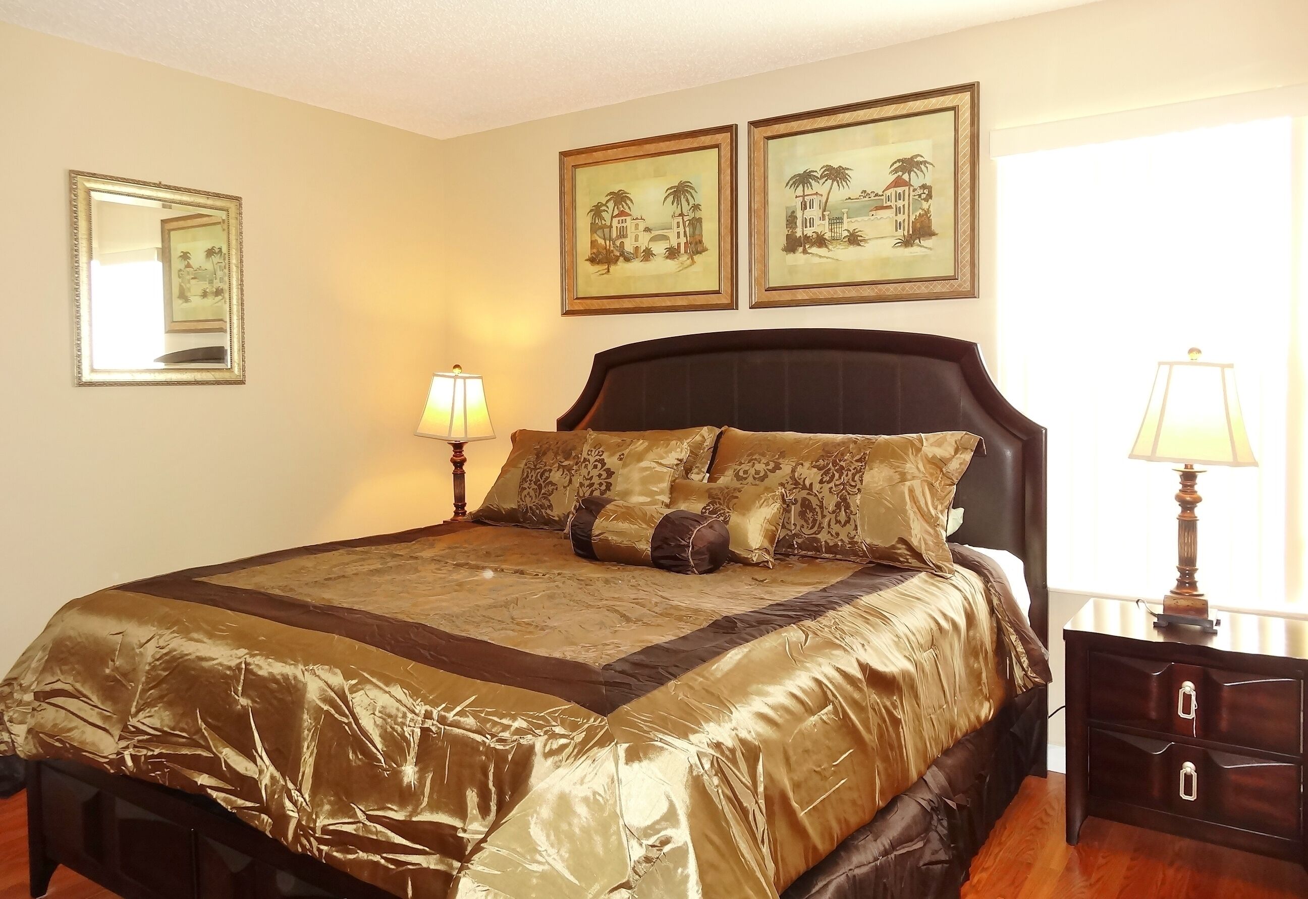 Luxury home. Private Pool with Jacuzzi. AC. Cable TV. Free WiFi. Game Room.