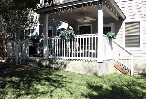 Adorable Home by the Medical Center