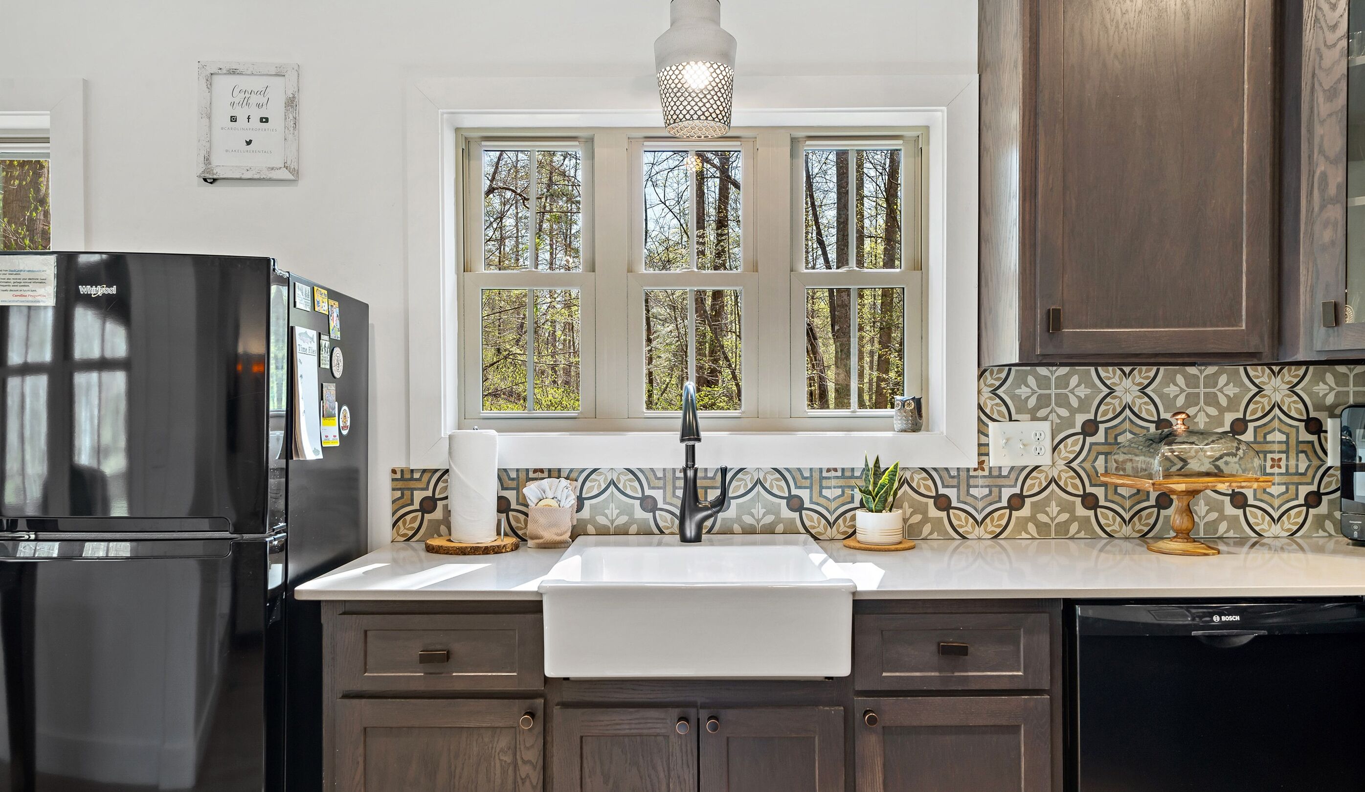 Creekside Cottage by Carolina Properties - Hot Tub, Creek, Private, Lake Access