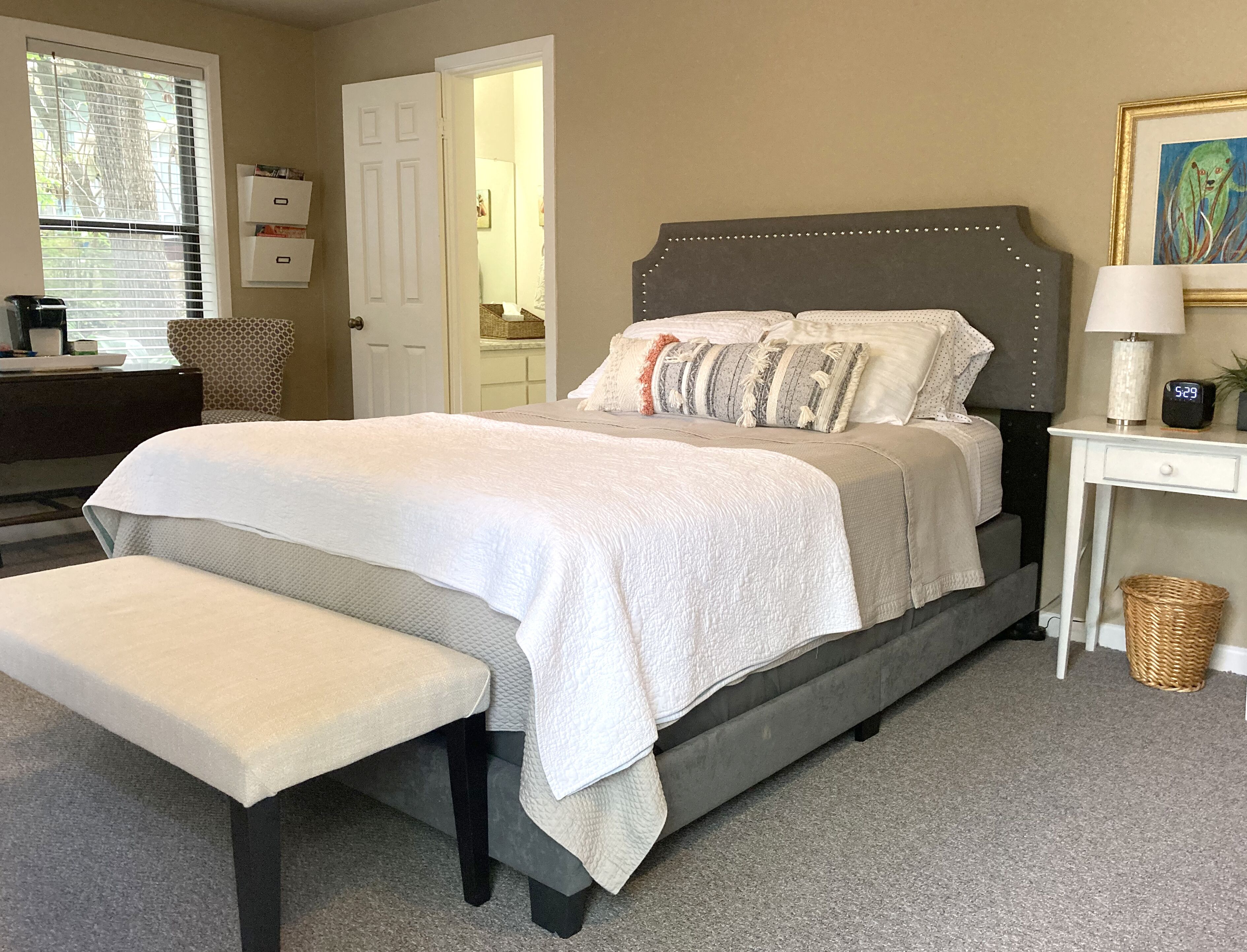 1 BD/1 BA Guest Room with Private Entrance, Downtown West