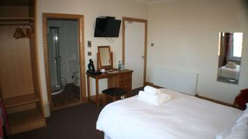 Standard Double Room, 1 Double Bed, Non Smoking | Individually decorated, individually furnished, desk, iron/ironing board