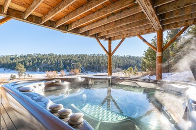 Black Hills Cabin Retreat Near Deadwood and Sturgis with Hot Tub and Deck Views!