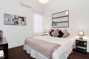 3 soverom, strykejern/-brett, wi-fi og sengetøy