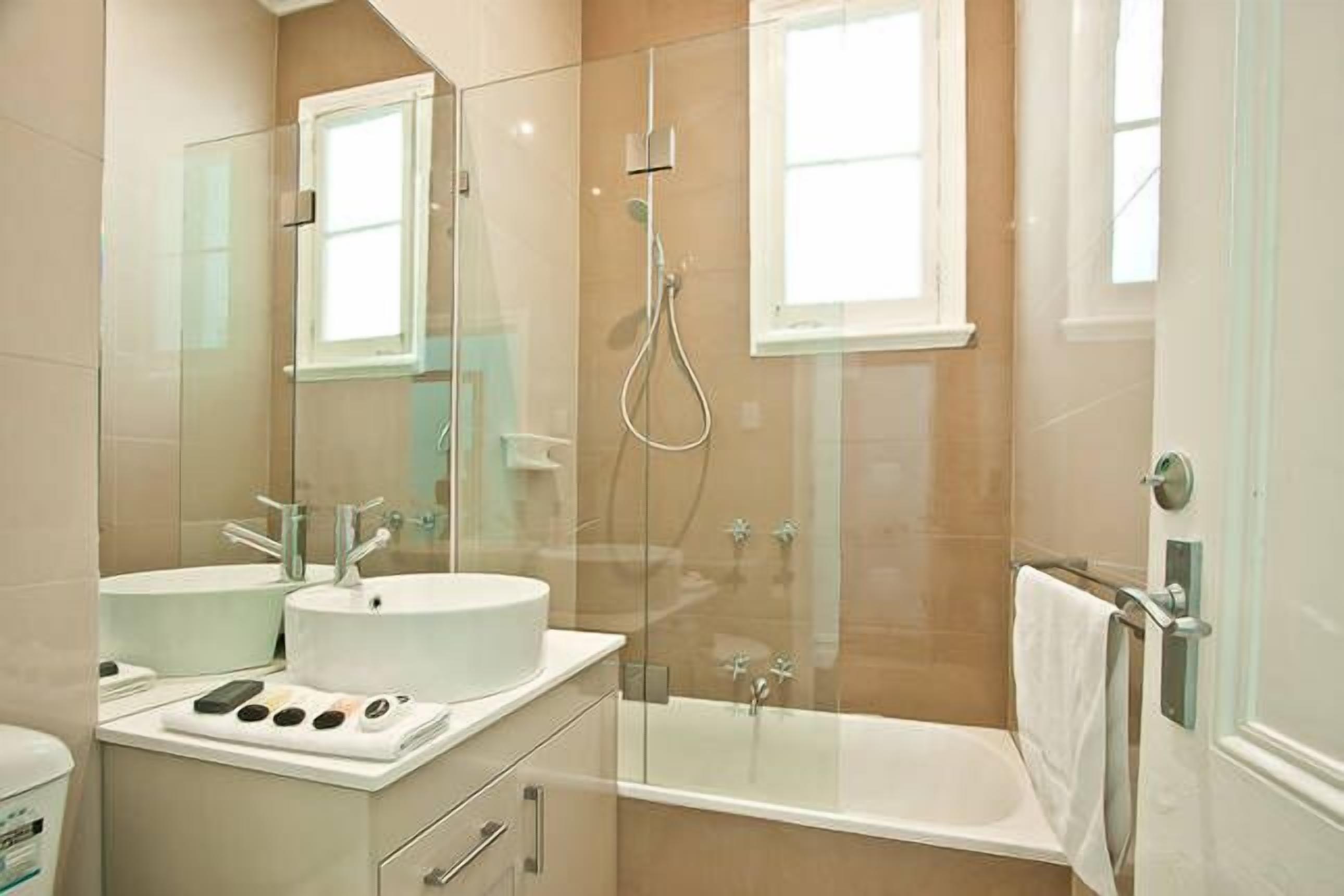 \"Mooranda\" Victorian Terrace House — image 7