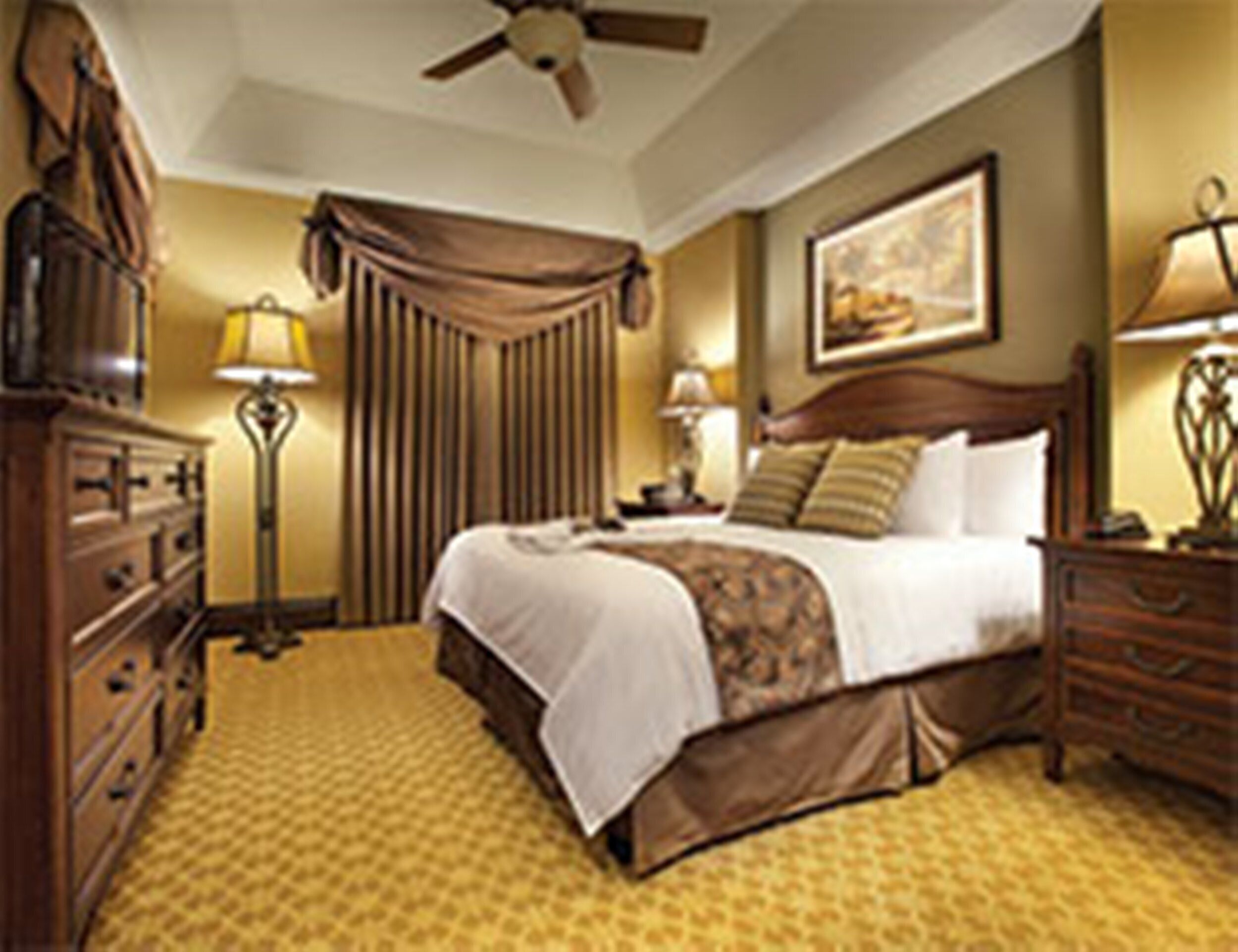 In The Heart Of The Fun, Disney Minutes away!