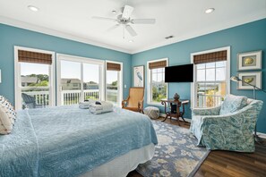 3 bedrooms, iron/ironing board, free WiFi, bed sheets - Water's Edge 83 - Comfy Cool - Pool - River Views - Close to Everything - Beautifully Updated (Folly Beach)