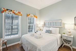 3 bedrooms, iron/ironing board, free WiFi, bed sheets - Water's Edge 83 - Comfy Cool - Pool - River Views - Close to Everything - Beautifully Updated (Folly Beach)