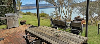 Lake Frontage |bike&ski storage | walk to town
