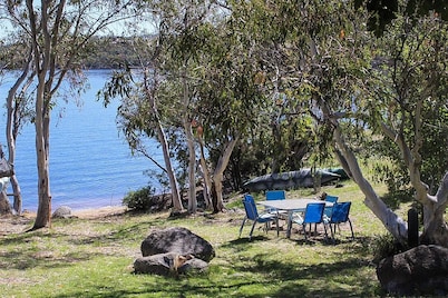 Lake Frontage |bike&ski storage | walk to town