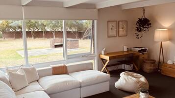 Smart TV, fireplace, DVD player, toys