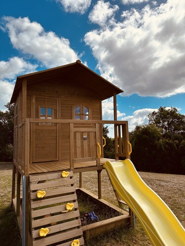 Devonlea Olive Grove
4br Home with pool on 8acres- next door to The Cups Estate