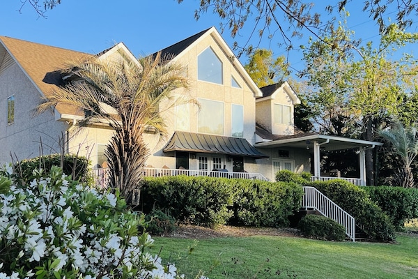 There’s nothing like spring time at the big house!☀️☀️☀️☀️☀️☀️☀️