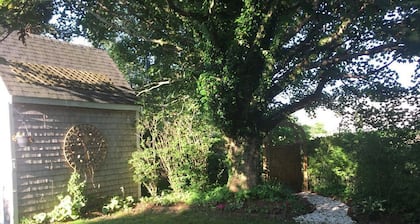 In-town Nantucket Cottage - Abuts Bird Sanctuary
