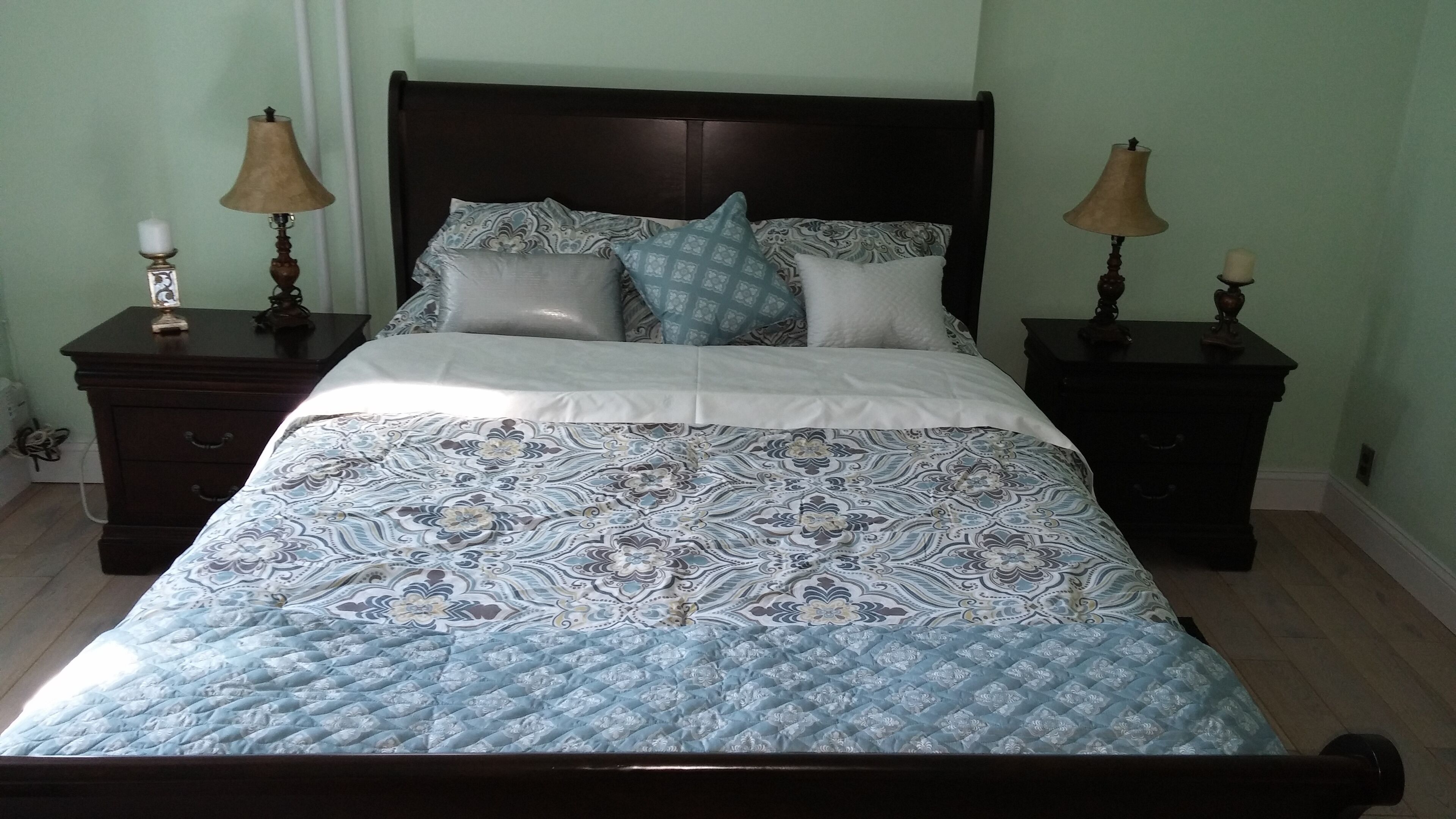 LUXURY APARTMENT 15 MIN FROM MANHATTAN AT A BARGAIN PRICE. GREAT OPPORTUNITY.