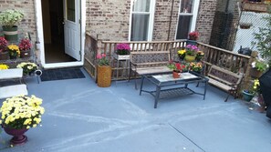 Terrace/patio - Modern 2BR Retreat Near NYC, Clean, Cozy, Private & Fully Equipped
 (West New York)