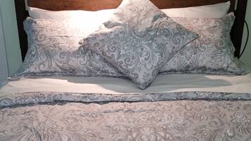 2 chambres, fer et planche à repasser, Wi-Fi gratuit, draps fournis