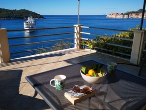 Property grounds - Blue Infinity Waterfront Apartment   (Dubrovnik)