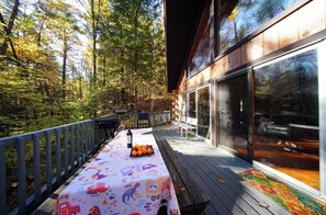 Outdoor dining - Beautiful Log House In Bolton  In Lake George Paradise! Dog friendly! (bolton landing)