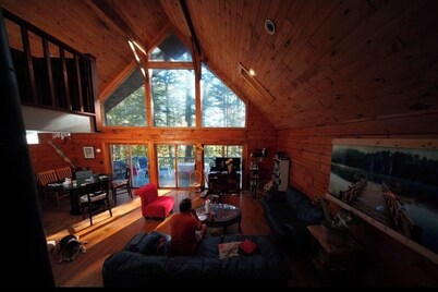Beautiful Log House In Bolton  In Lake George Paradise! Dog friendly!