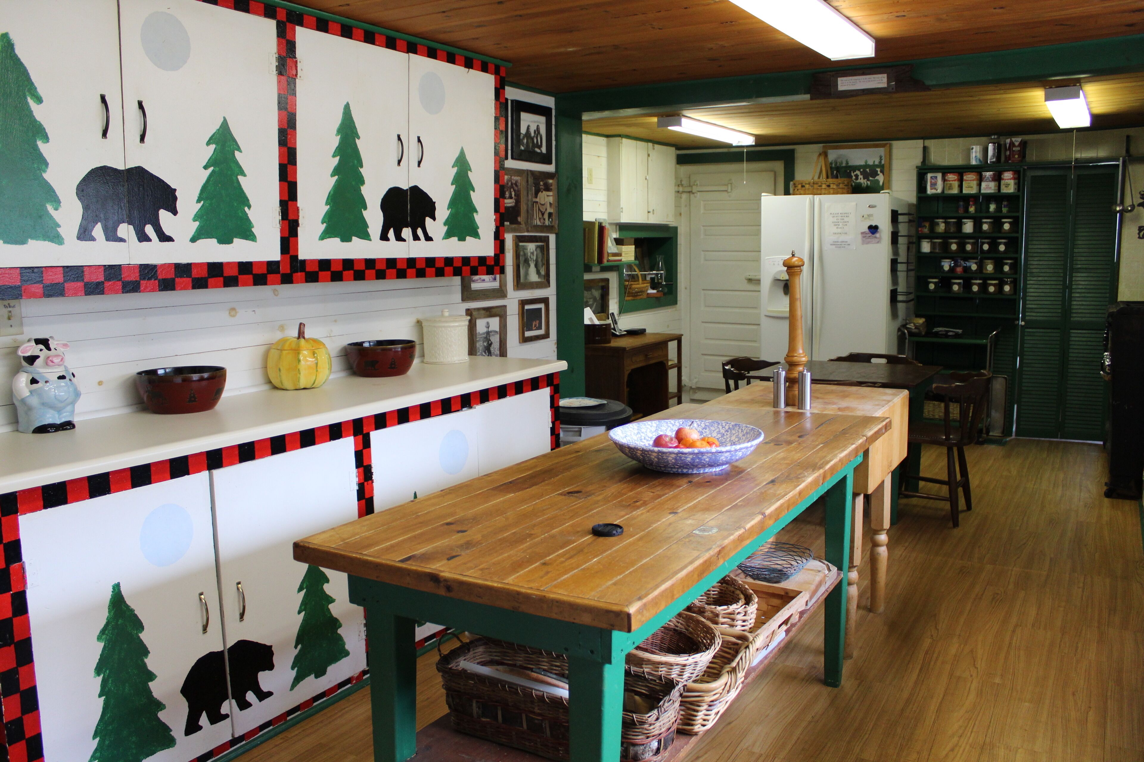 Authentic family friendly Adirondack Lodge 15 min to Gore Mountain