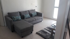 TV - Bonito departamento cerca de plazas comerciales y a pocos minutos de la playa (CABO SAN LUCAS)