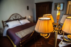 2 bedrooms, iron/ironing board, WiFi, bed sheets - Beautiful Apartment In Santa Croce Area, Few Steps From Famous Spots In Florence (Firenze)