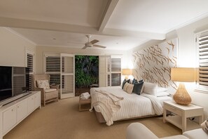 4 bedrooms, desk, iron/ironing board, free WiFi