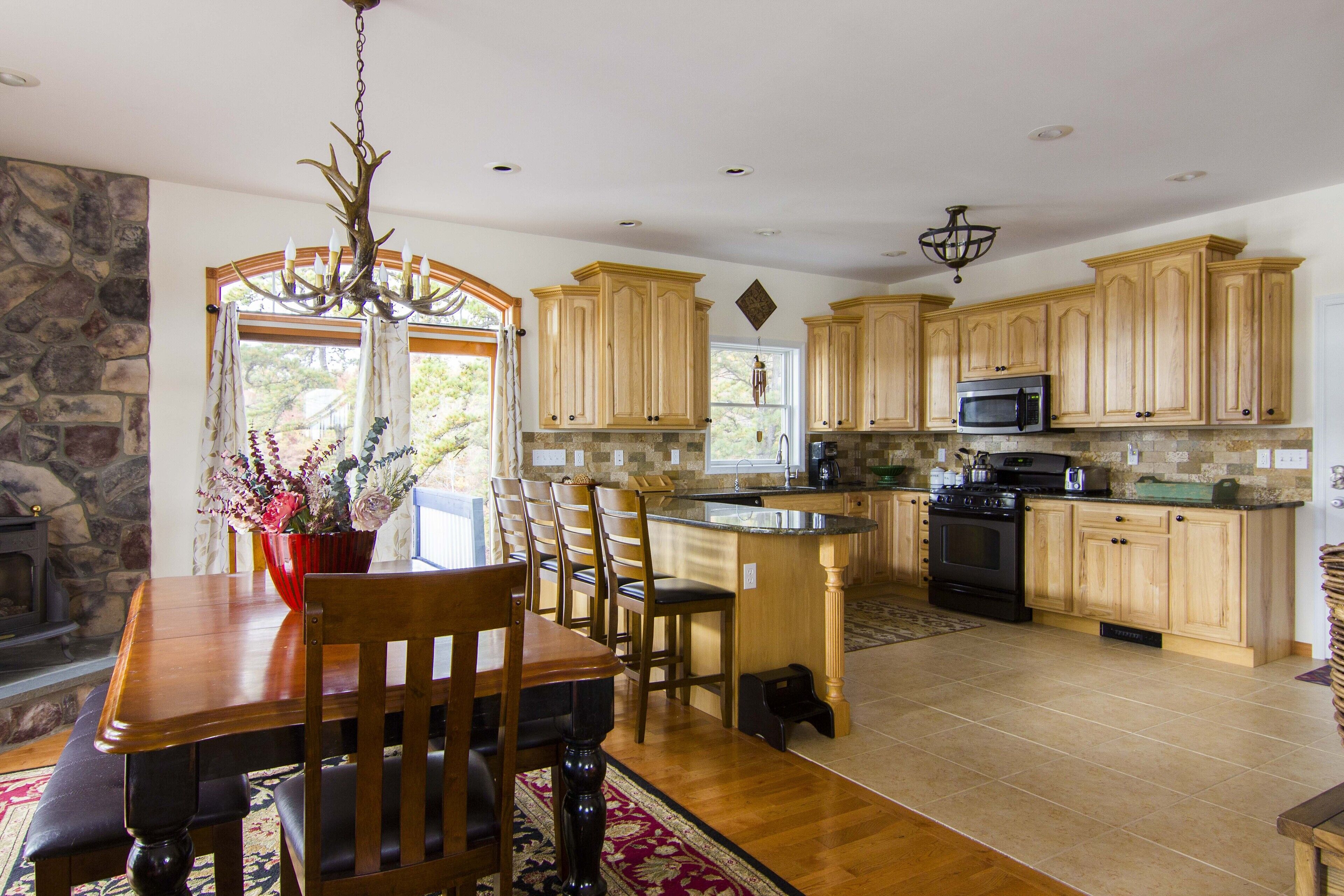 One Of A Kind! Luxury Peninsula Lakefront House In Emerald Lakes, PA