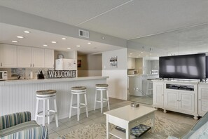 Interior - XPLORIE ACTIVITIES & LINENS INCLUDED*! QUAY - 3BR - Direct oceanfront - Enjoy the sunrise and ocean views! (Ocean City)