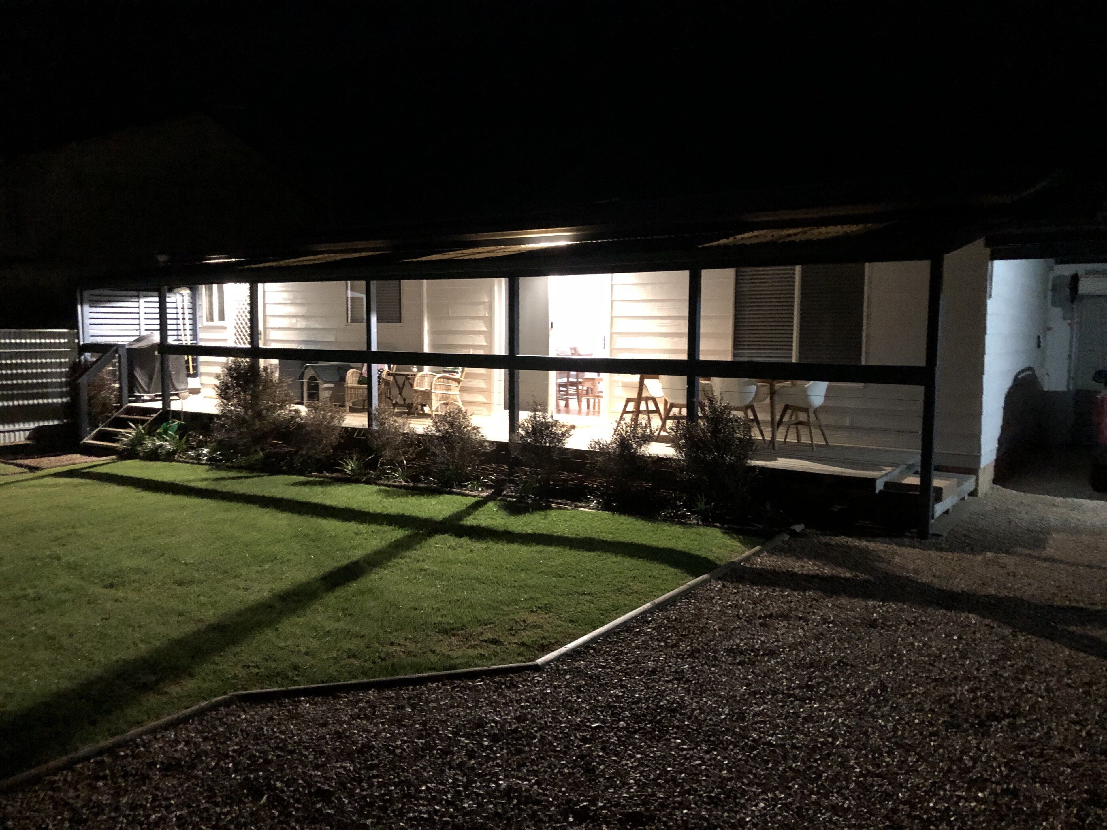 The Salt Shaker Beach House - Pets Welcome.  200m to the beach — image 4