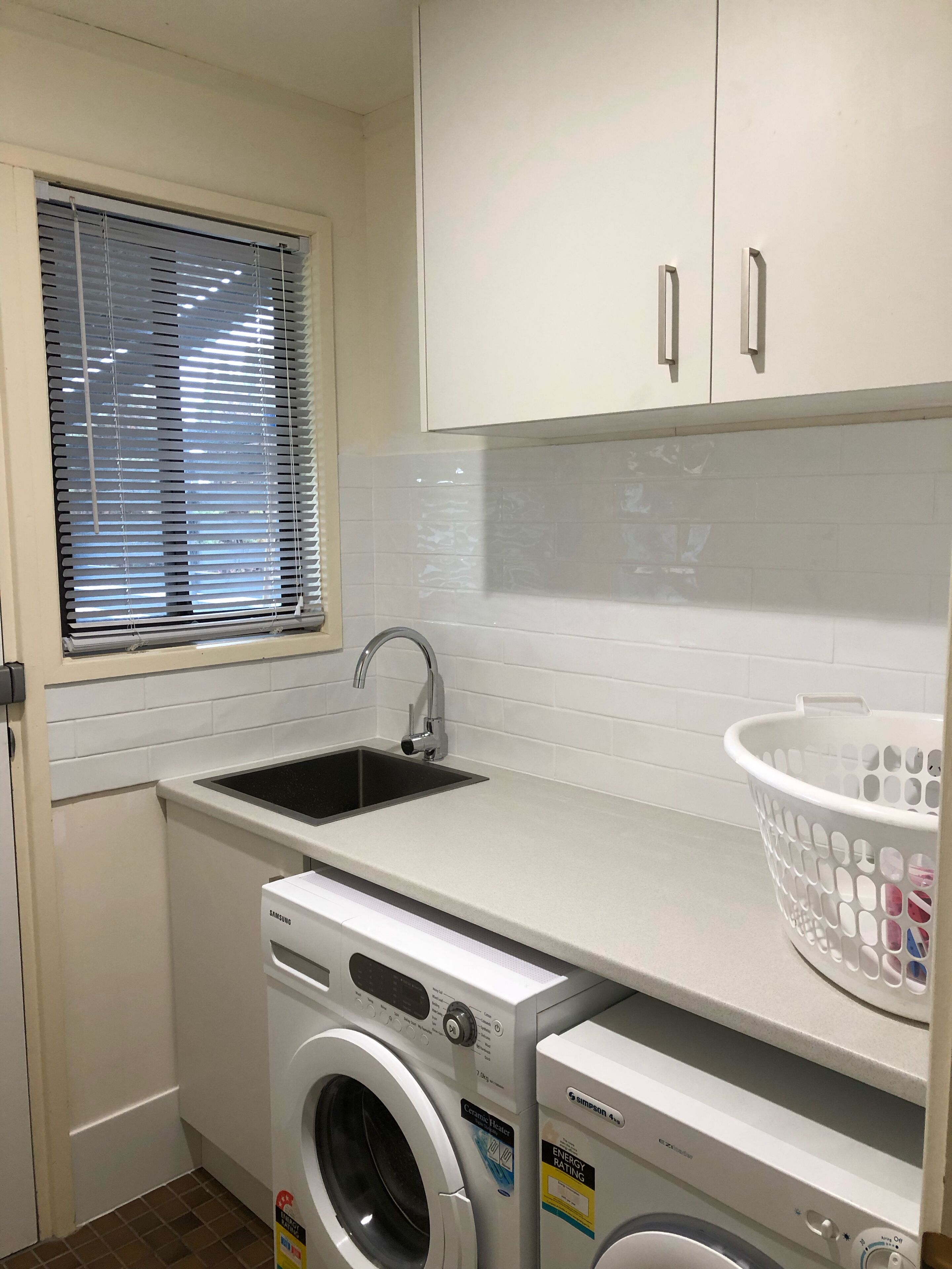 The Salt Shaker Beach House - Pets Welcome.  200m to the beach — image 16