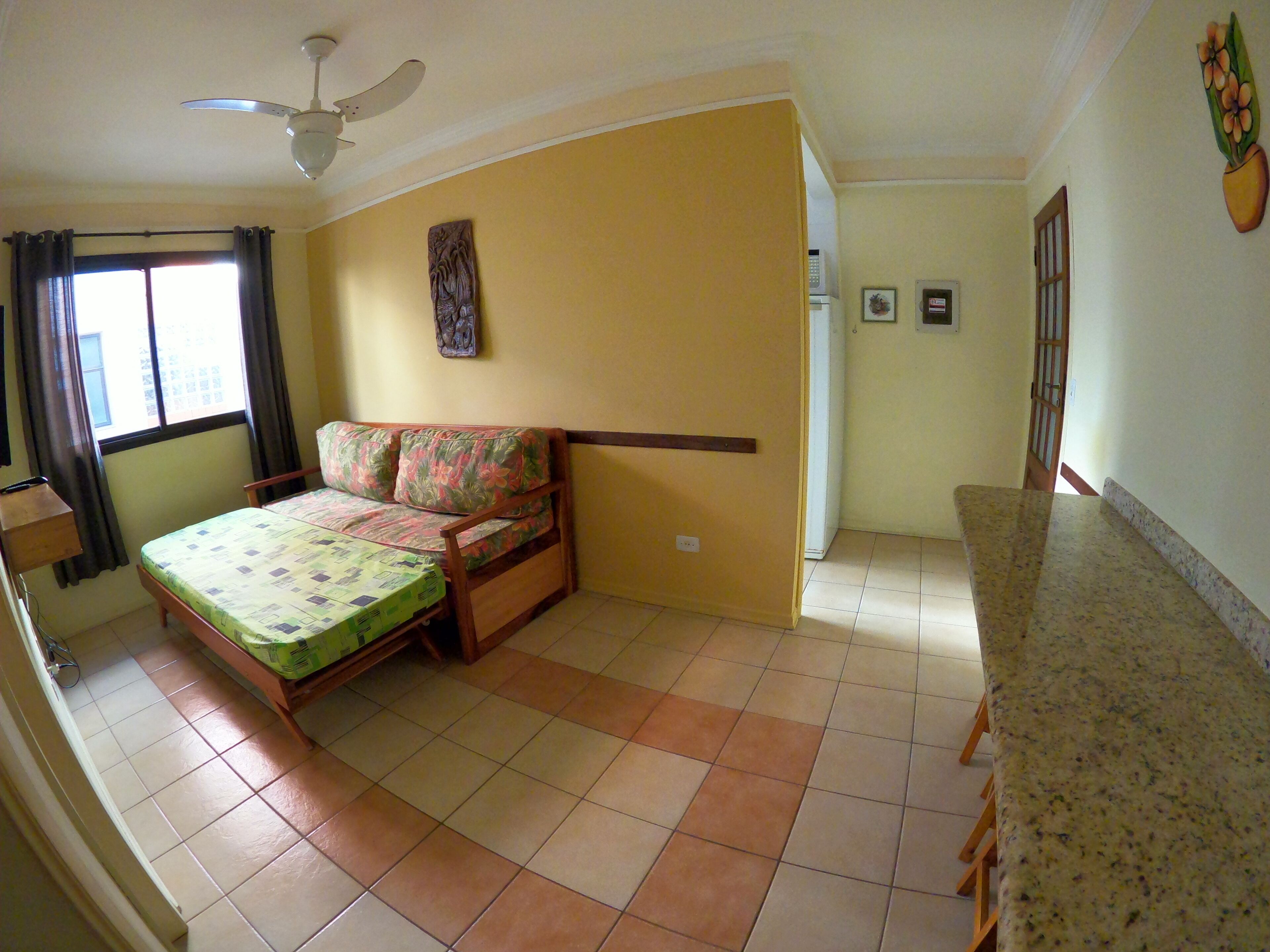 Near the beach, Praia Grande, Ubatuba accommodates 05 people, air conditioning, wi fi.