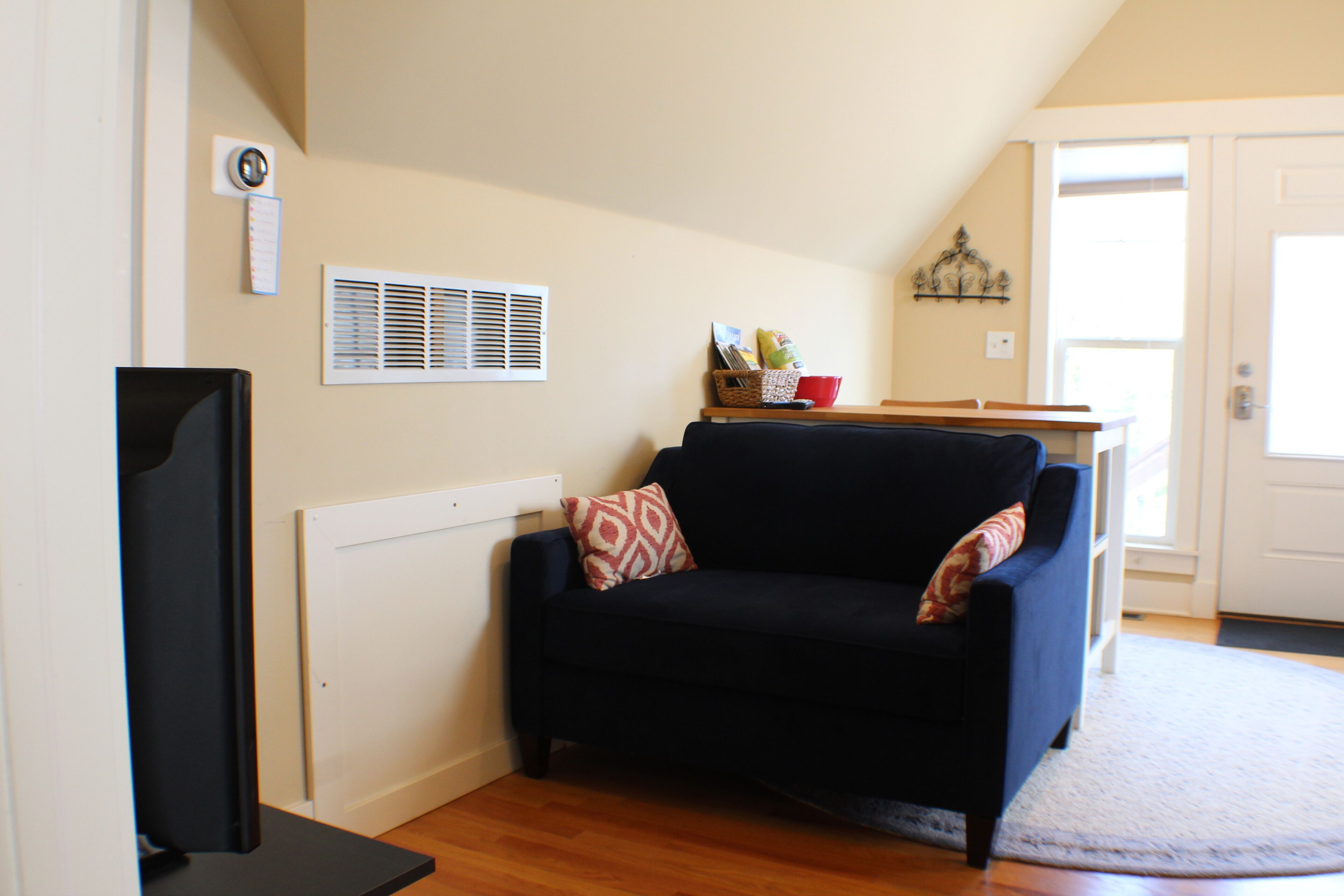 Spacious 1 Bedroom Apartment Centrally Located between Denver and Boulder.